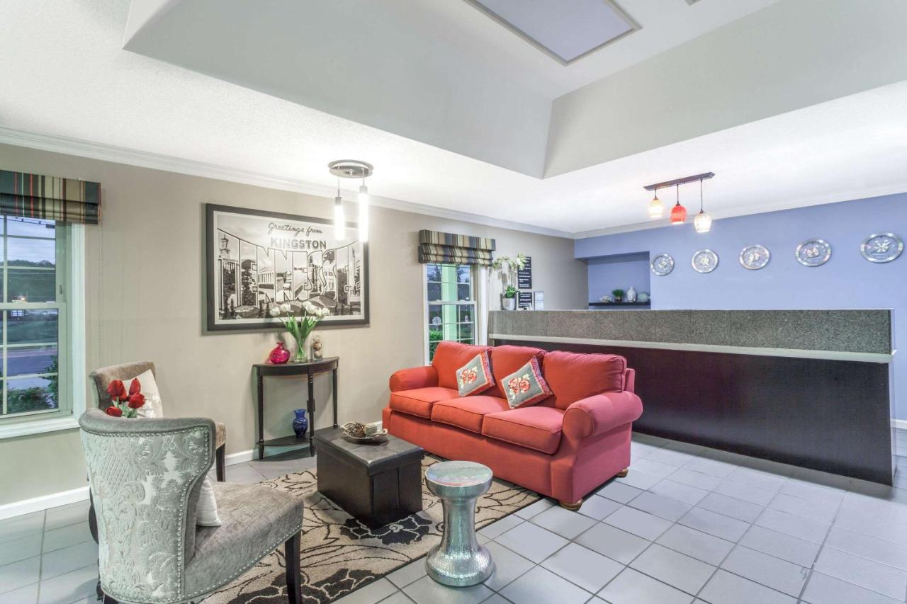 Super 8 by Wyndham Kingston