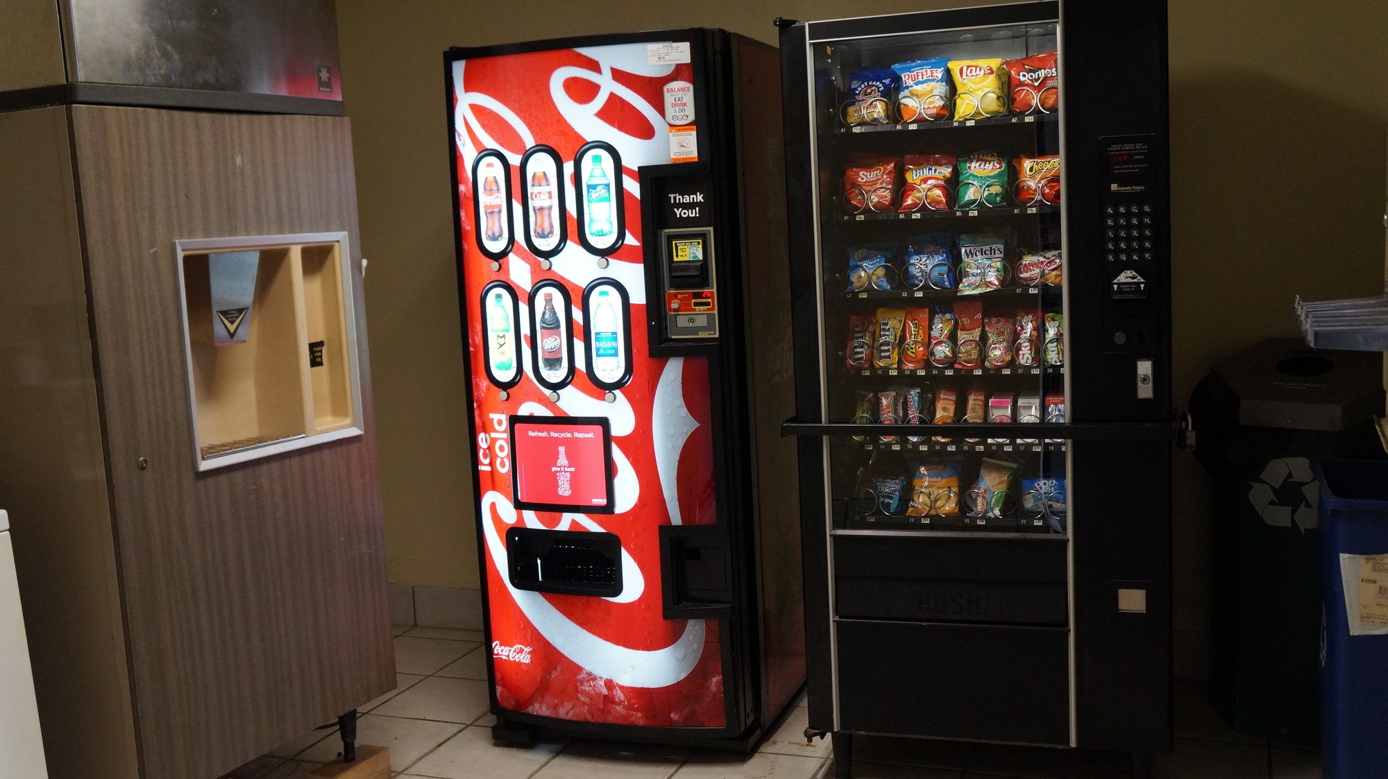 Econo Lodge Inn & Suites East