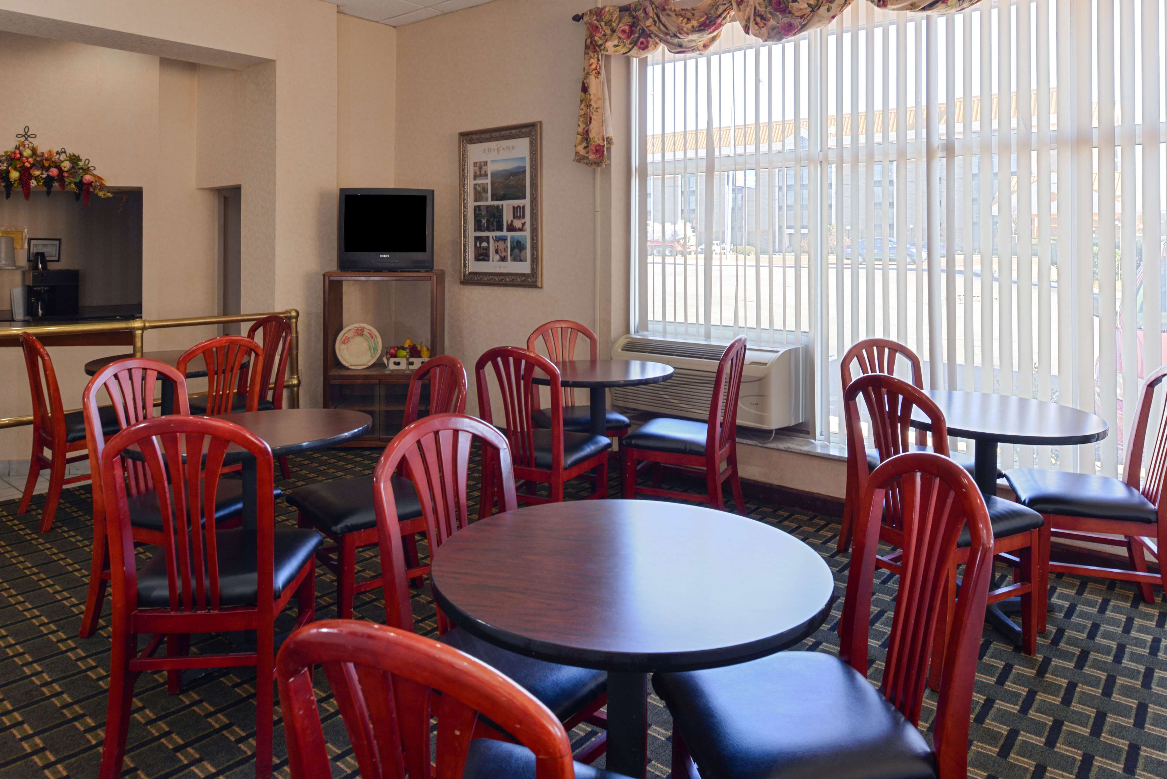 Studio 6 Suites Memphis Tn