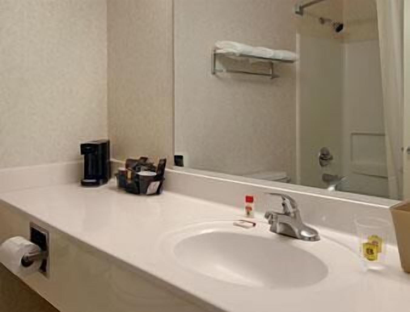 Americas Best Value Inn - Memphis / Airport