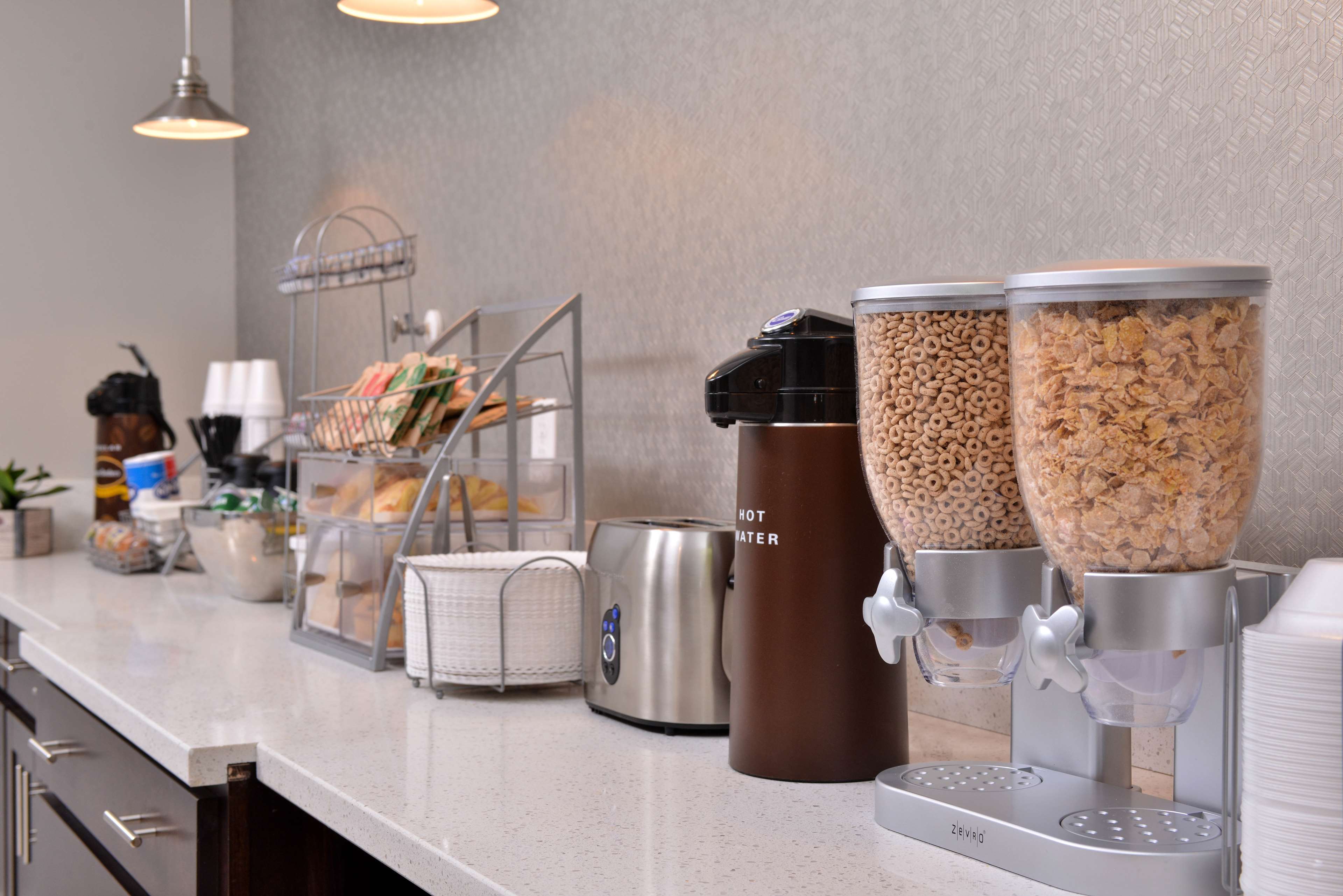 Americas Best Value Inn - Memphis / Airport