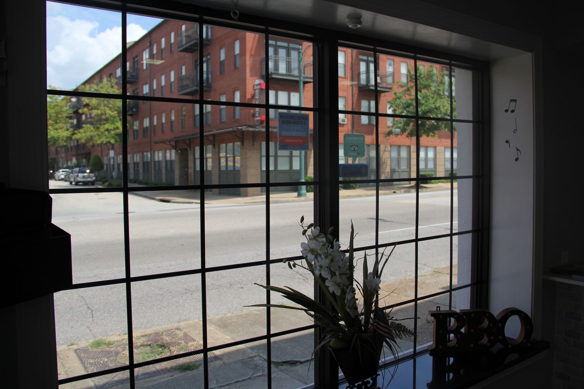 Vista Inn & Suites Memphis