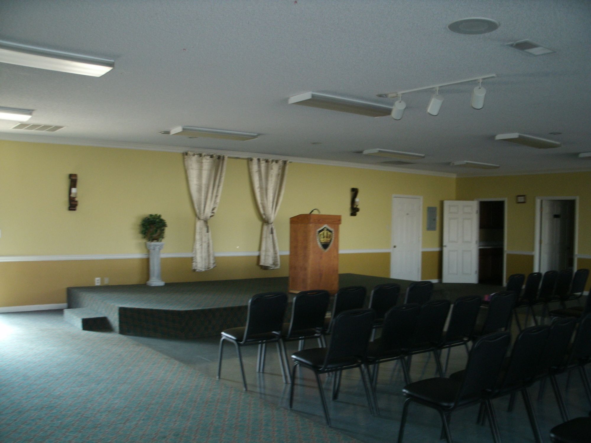 The Admiralty Suites & Inn of Millington