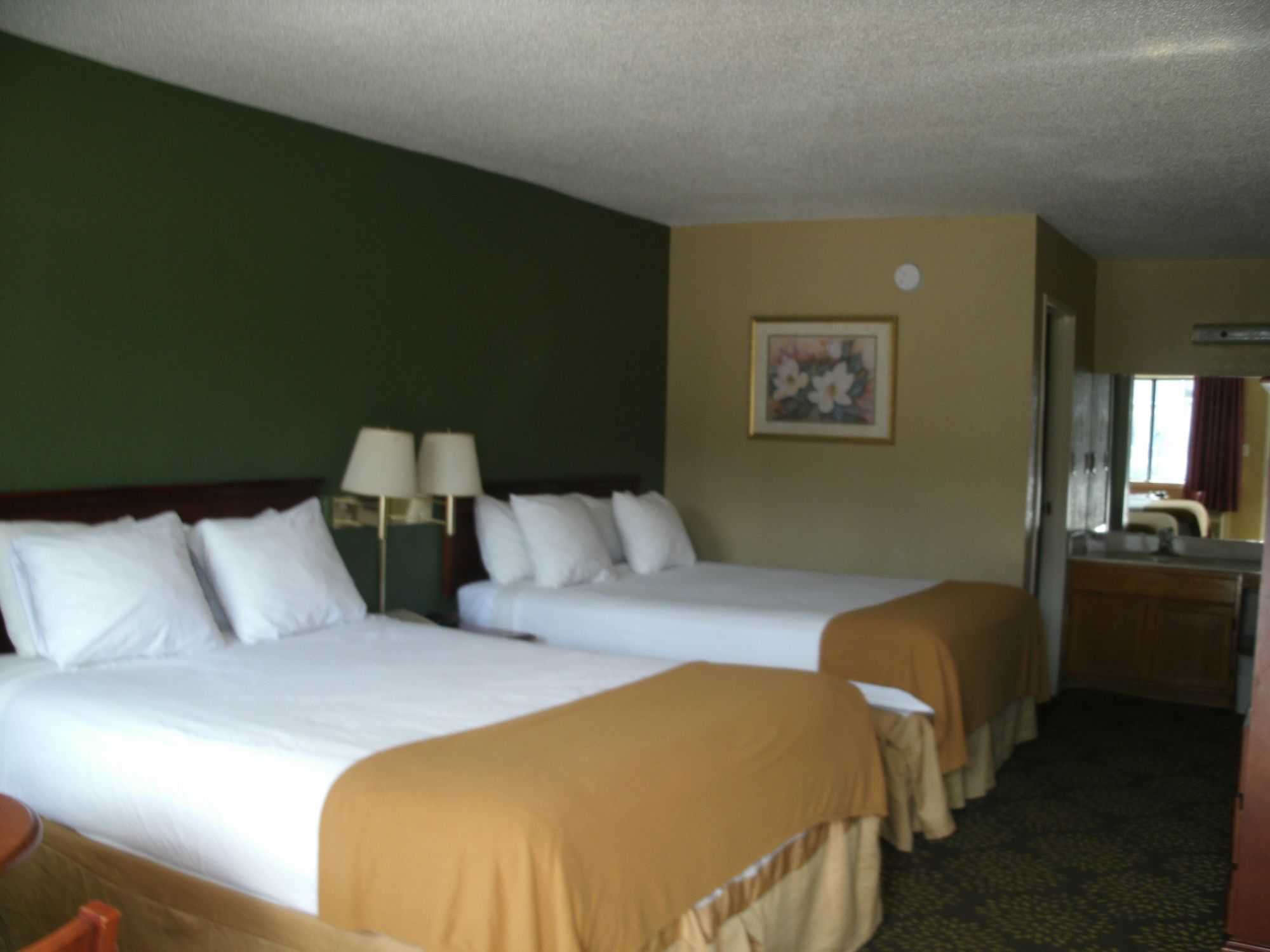 The Admiralty Suites & Inn of Millington