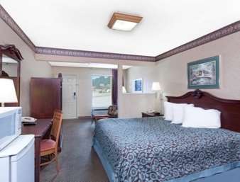 Days Inn by Wyndham Morristown