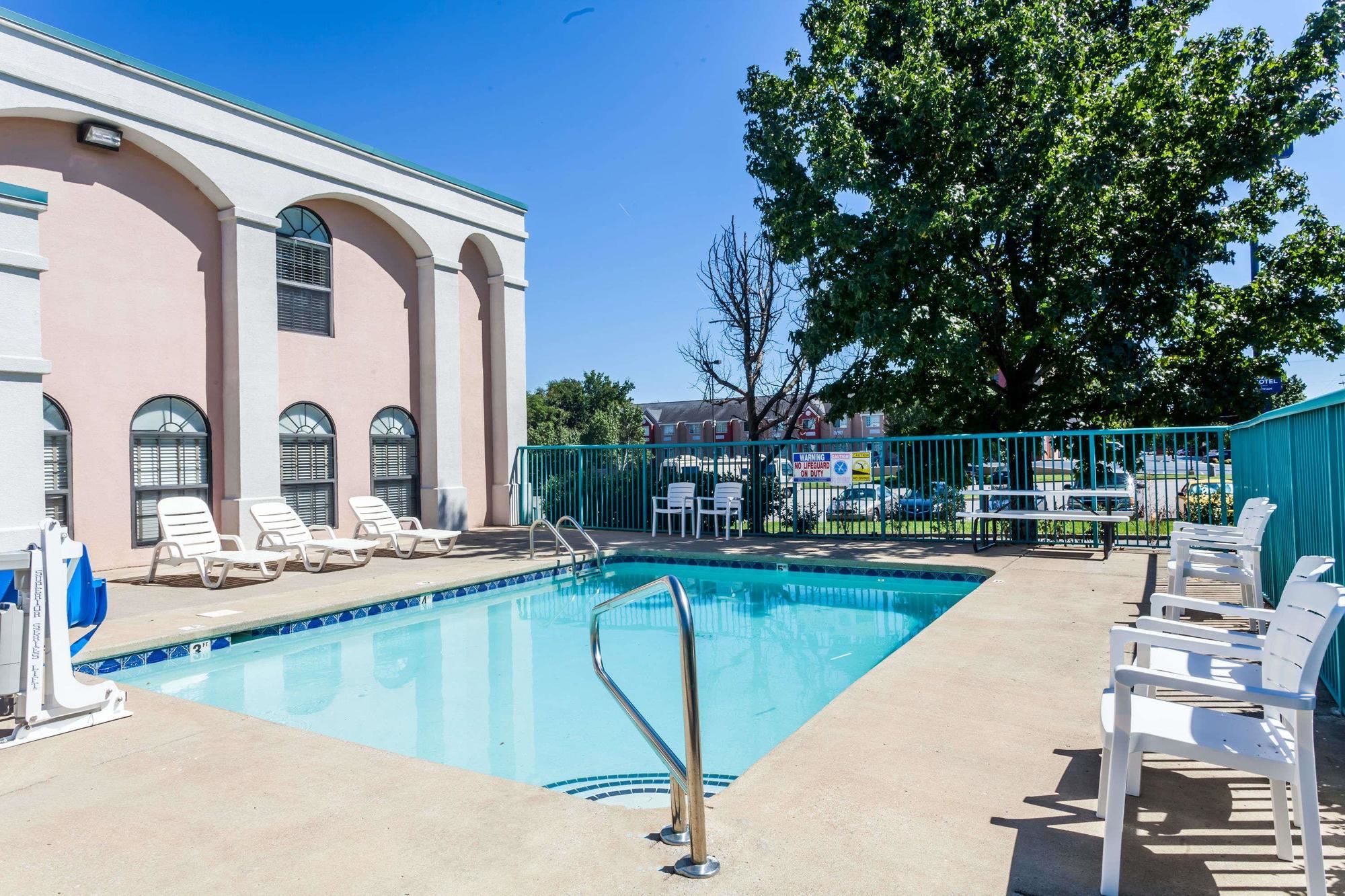 Super 8 by Wyndham Murfreesboro