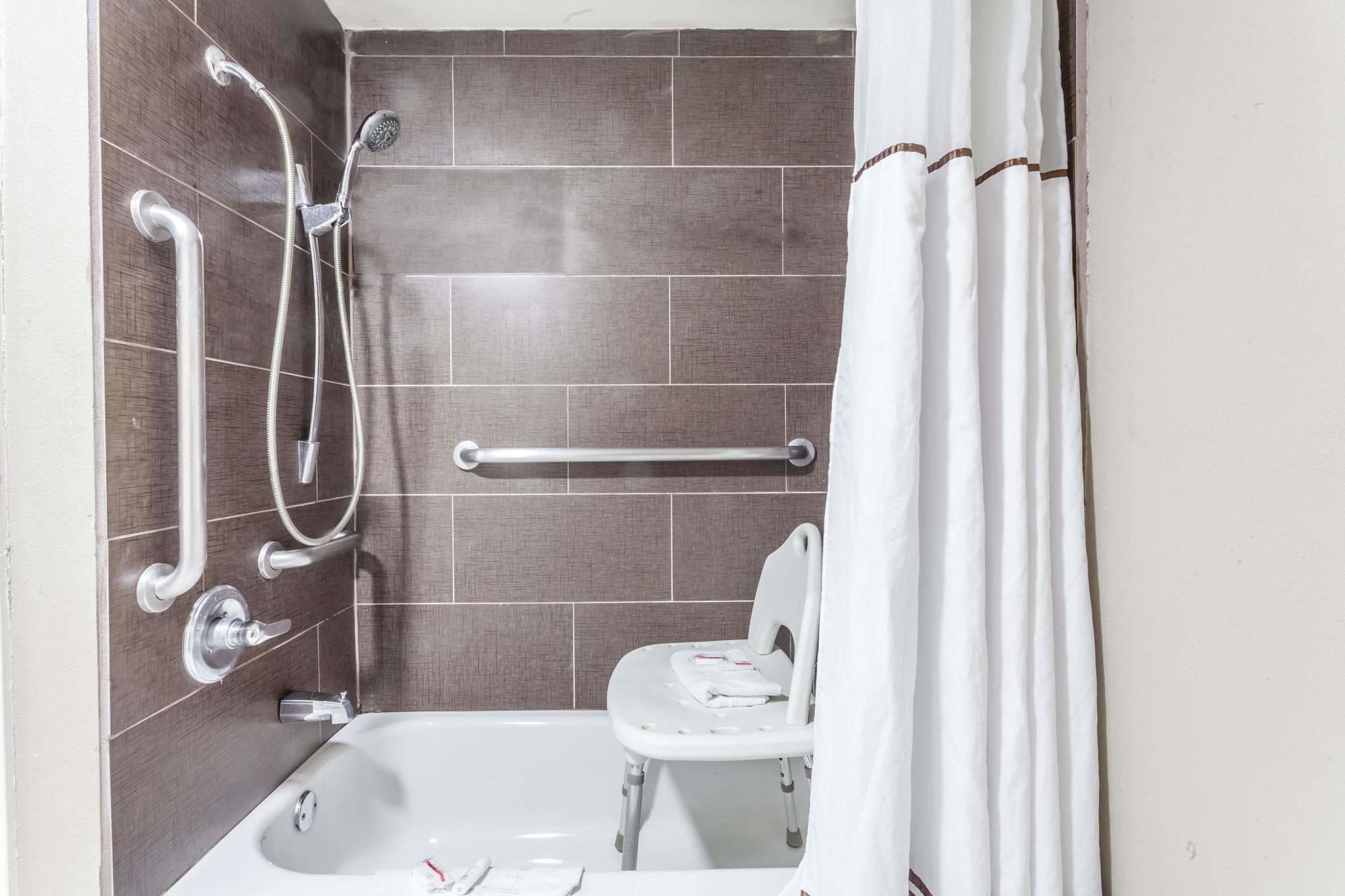 Super 8 by Wyndham Murfreesboro