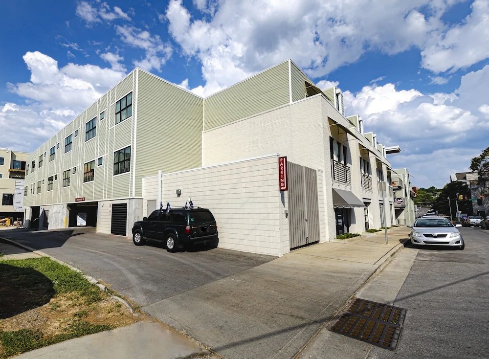 Acklen Luxury Condos by Hosteeva