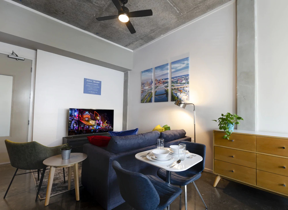 Acklen Luxury Condos by Hosteeva