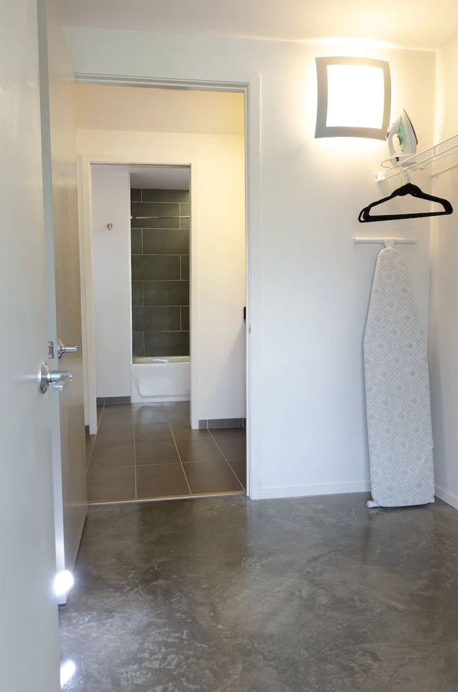 Acklen Luxury Condos by Hosteeva