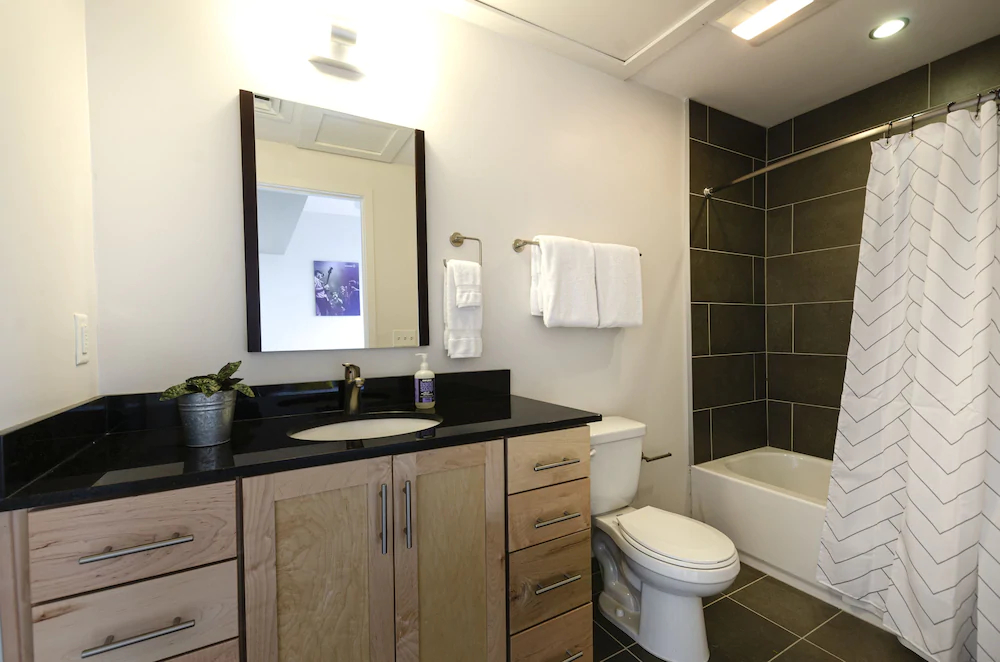 Acklen Luxury Condos by Hosteeva