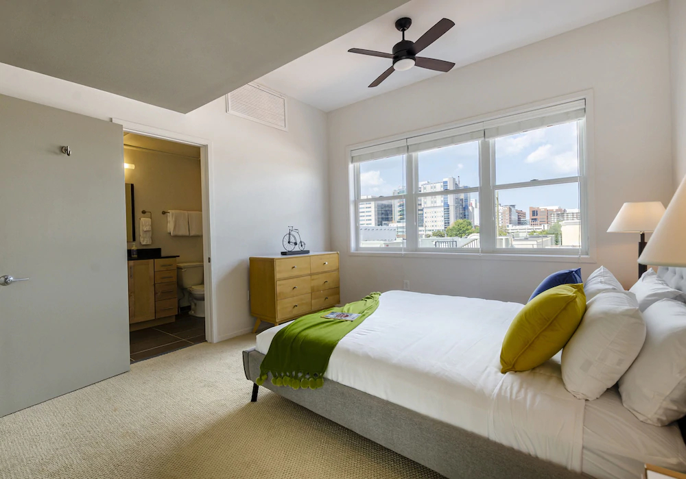 Acklen Luxury Condos by Hosteeva