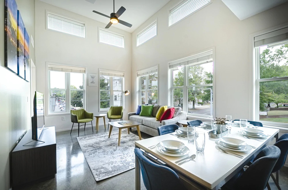 Acklen Luxury Condos by Hosteeva