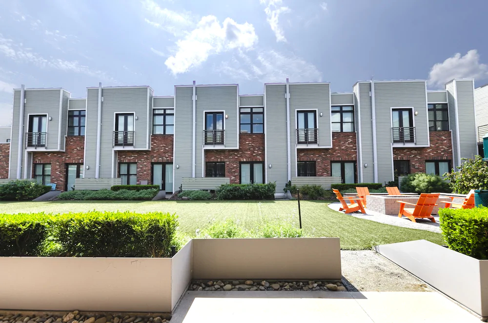 Acklen Luxury Condos by Hosteeva