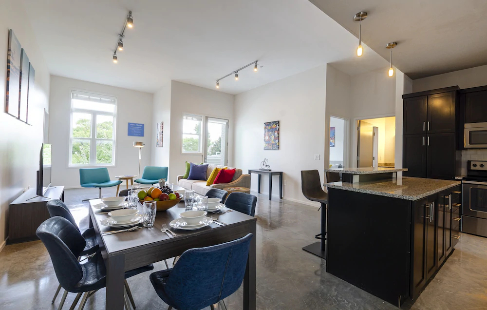 Acklen Luxury Condos by Hosteeva