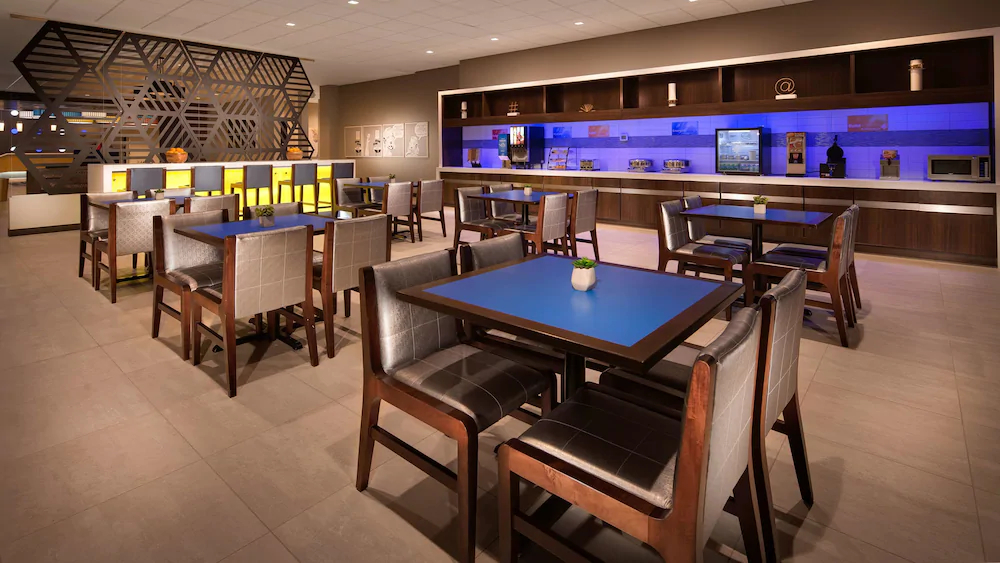GLo Best Western Nashville Airport West