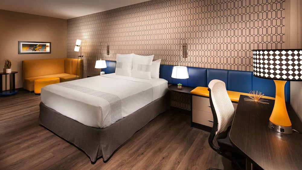 GLo Best Western Nashville Airport West