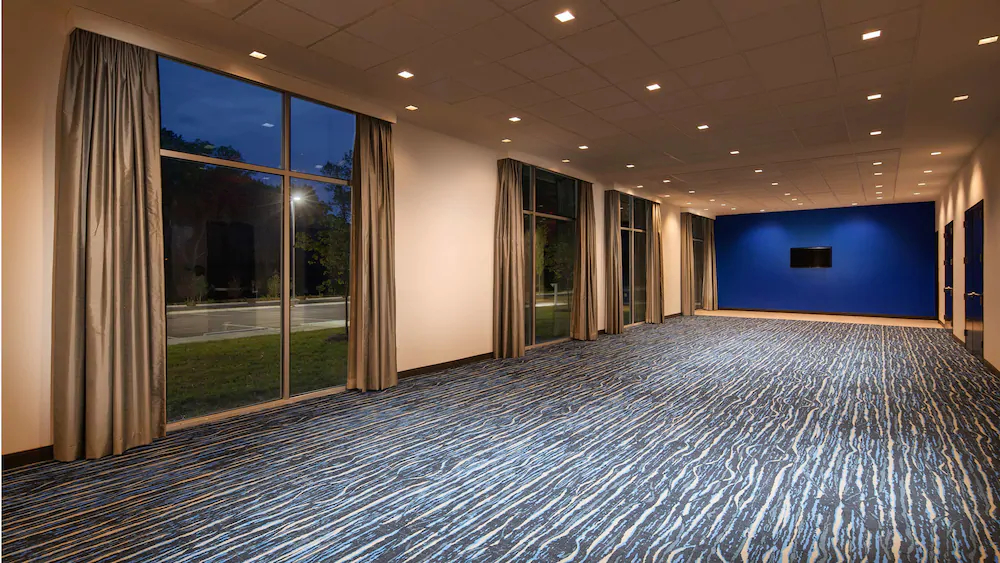 GLo Best Western Nashville Airport West