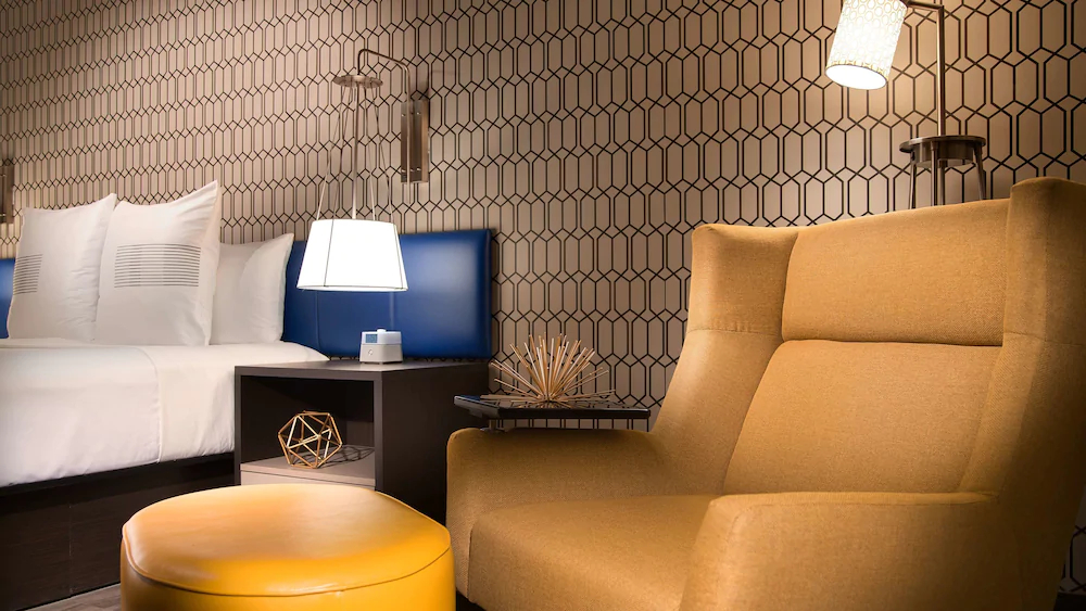 GLo Best Western Nashville Airport West