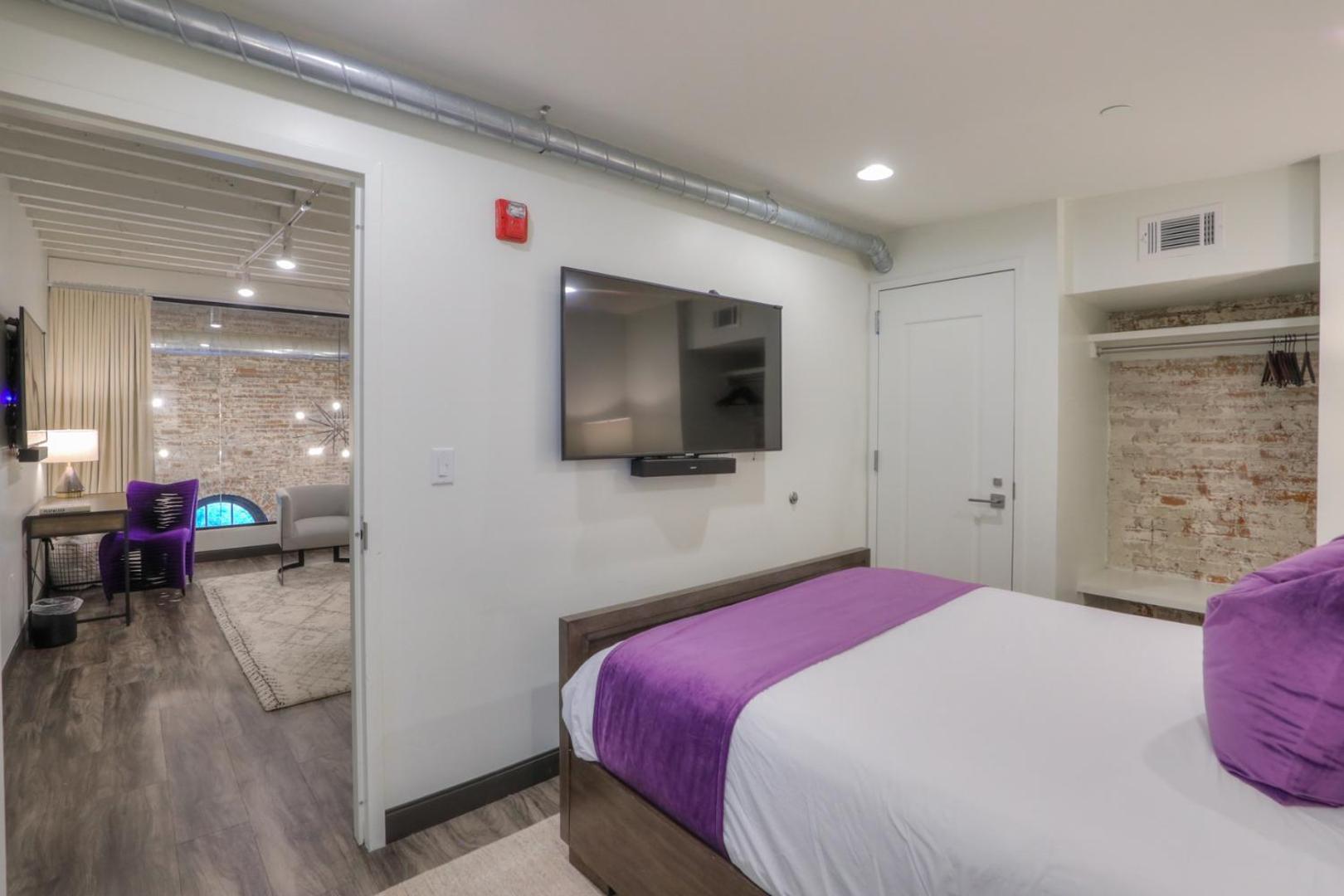 Studio 154 Luxury Hotel