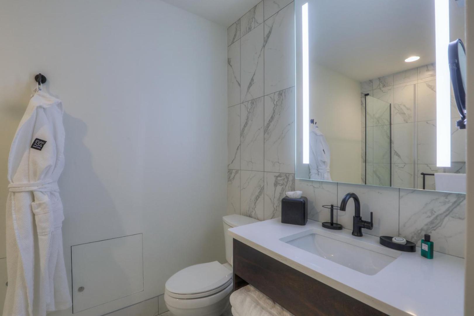 Studio 154 Luxury Hotel