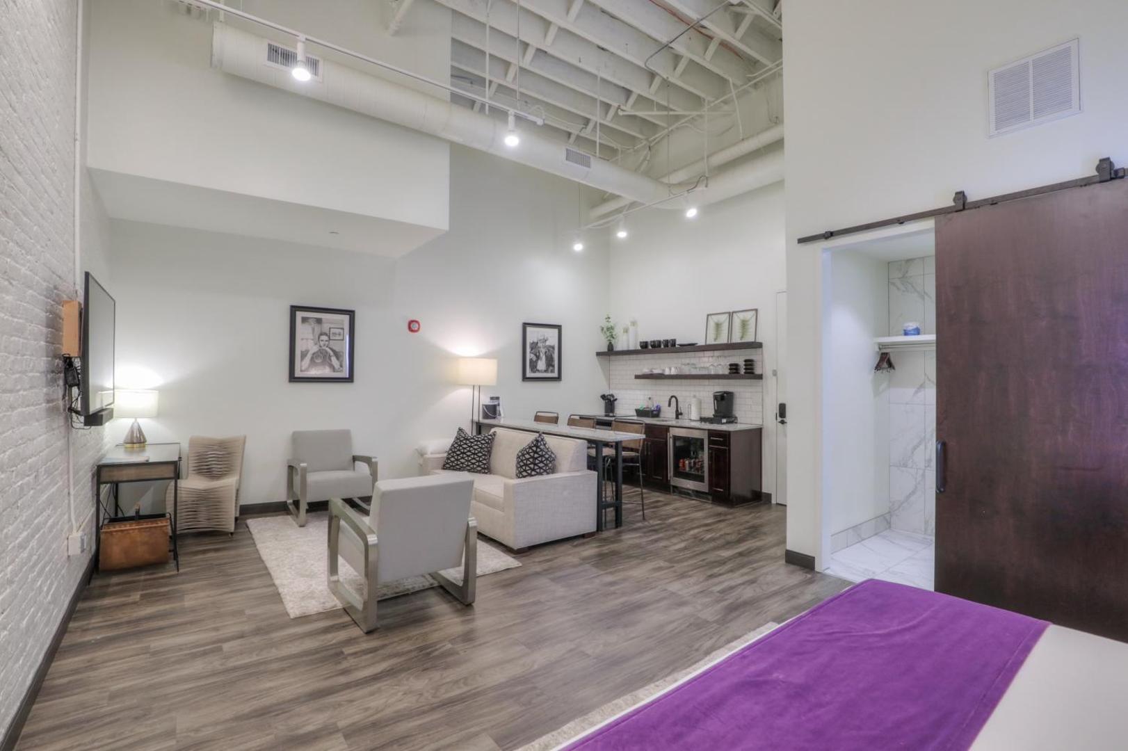 Studio 154 Luxury Hotel