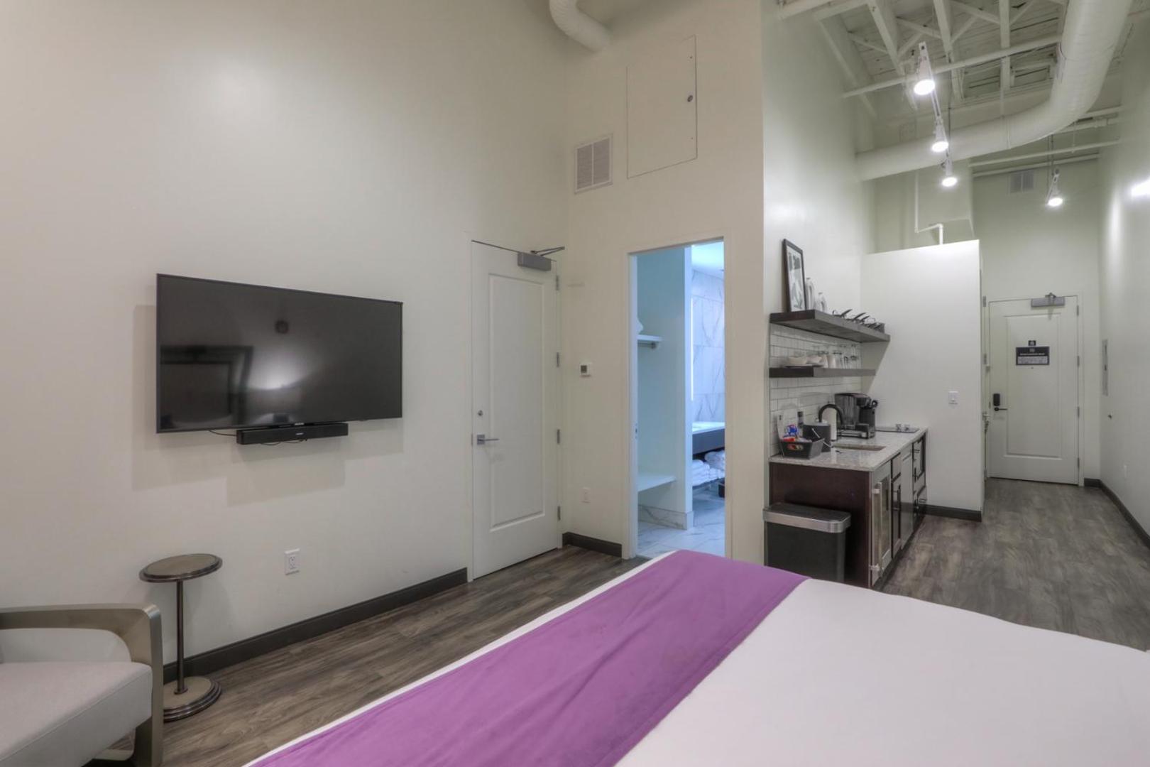 Studio 154 Luxury Hotel