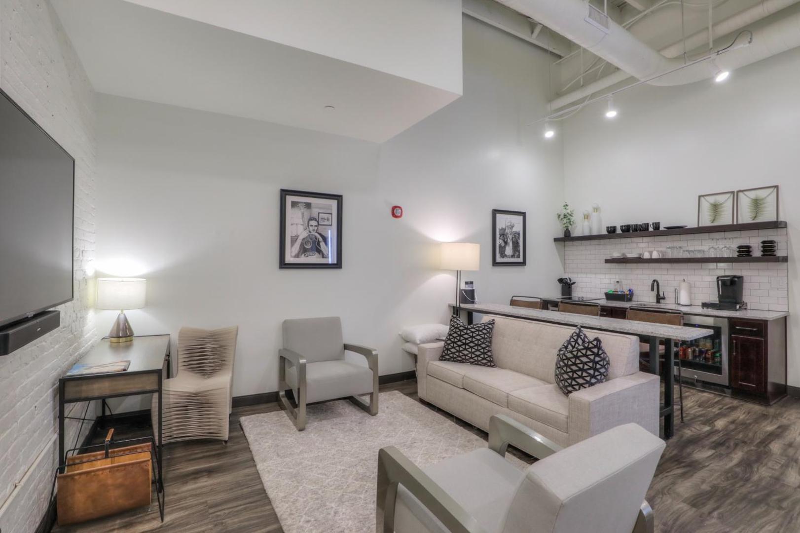 Studio 154 Luxury Hotel