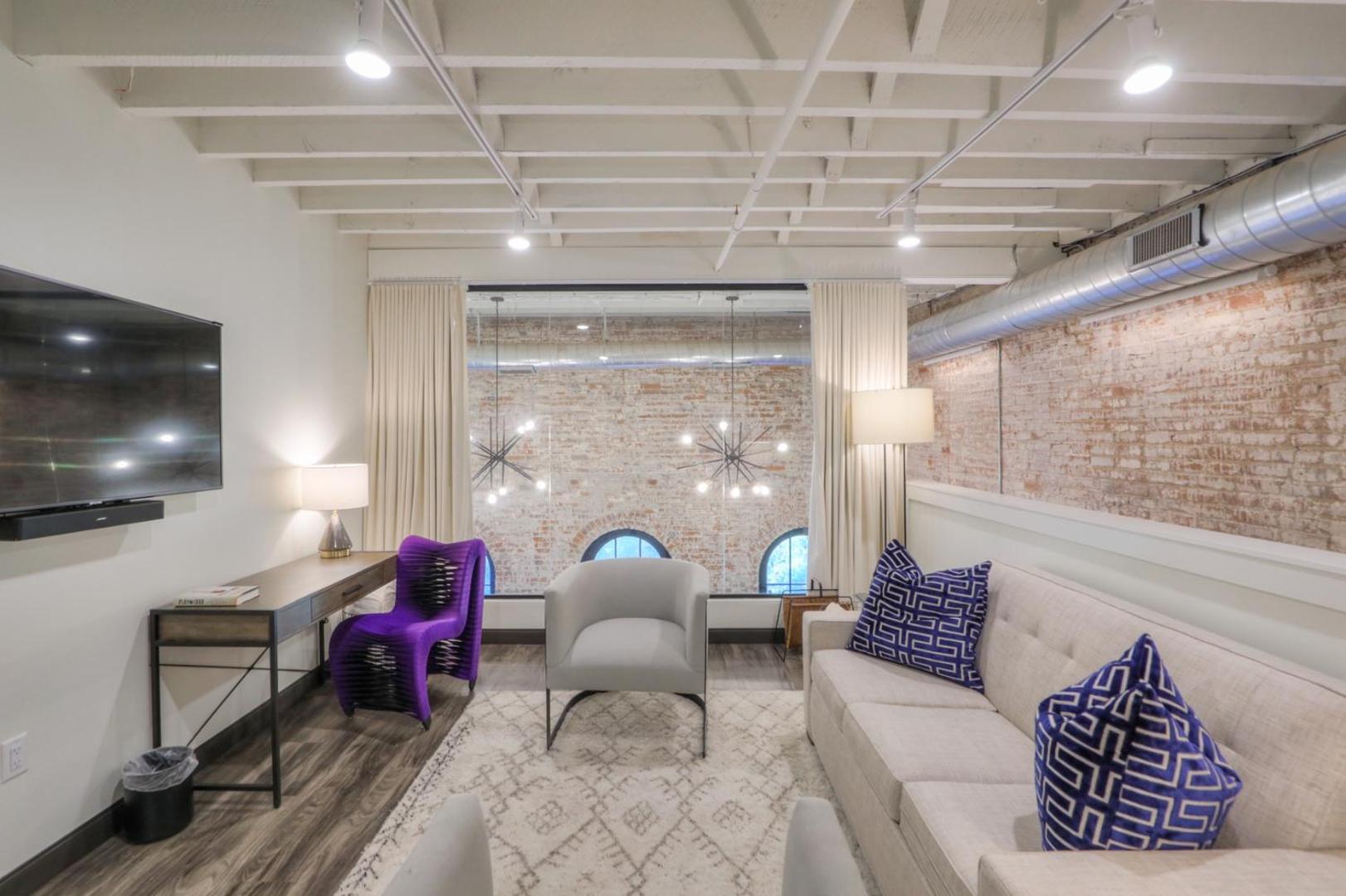 Studio 154 Luxury Hotel