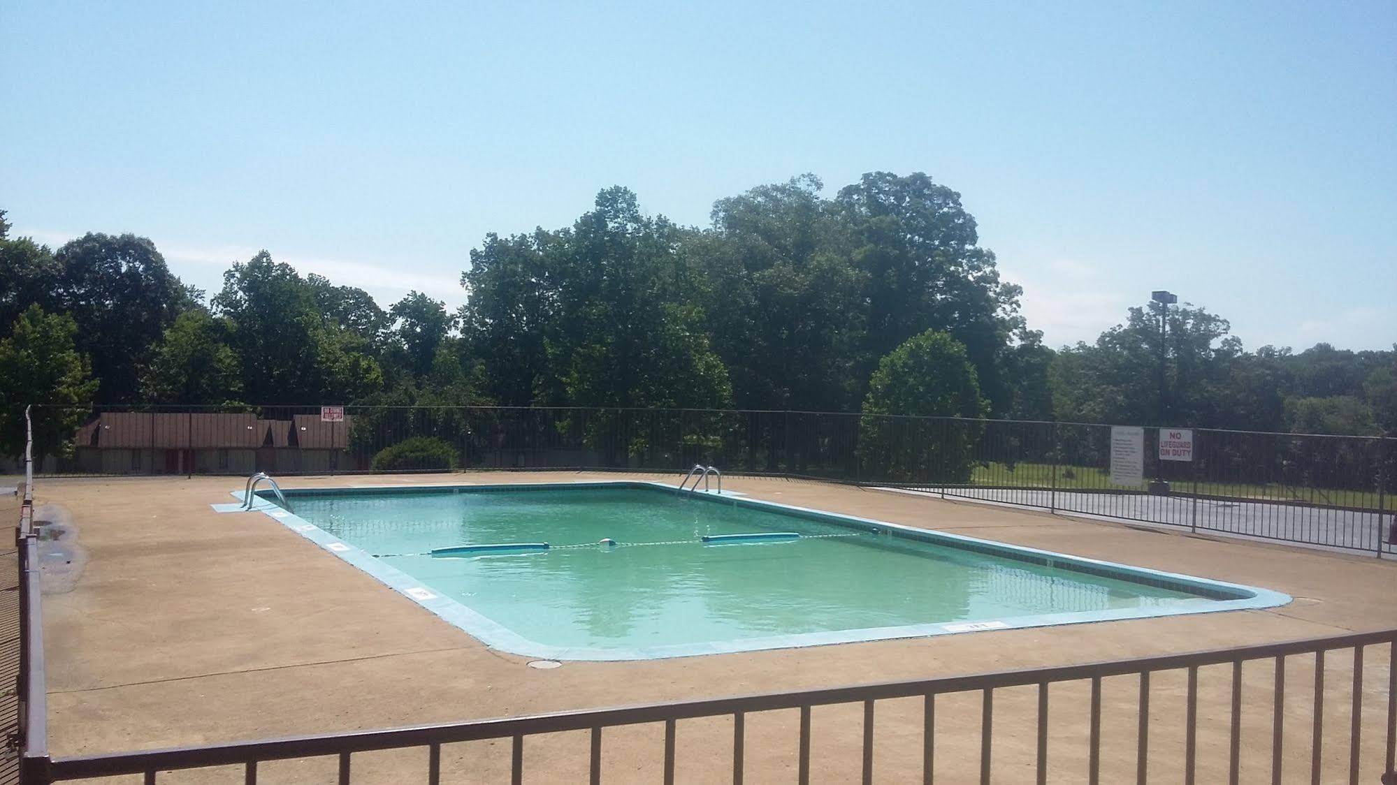 Paris Inn & Suites