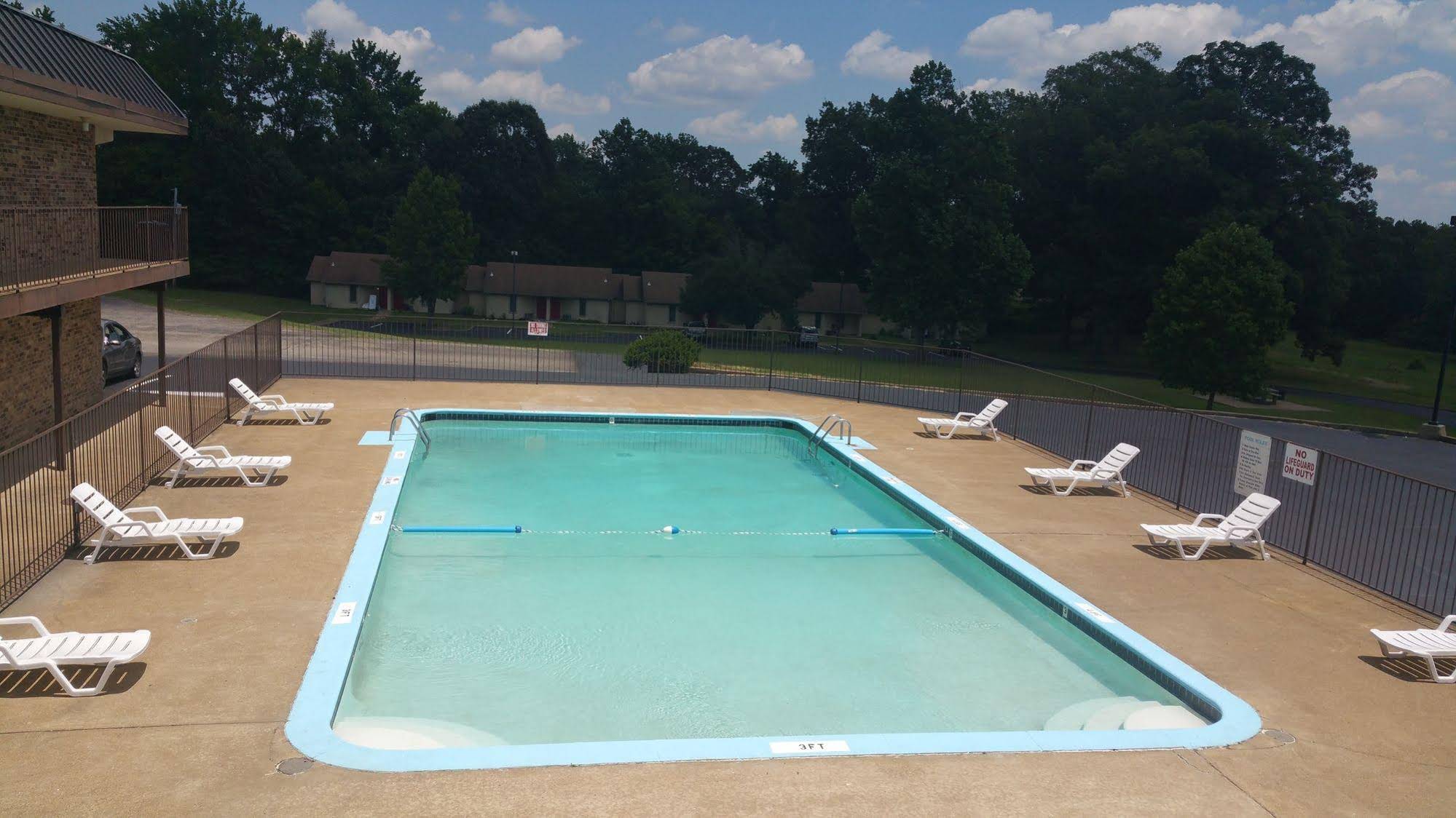 Paris Inn & Suites