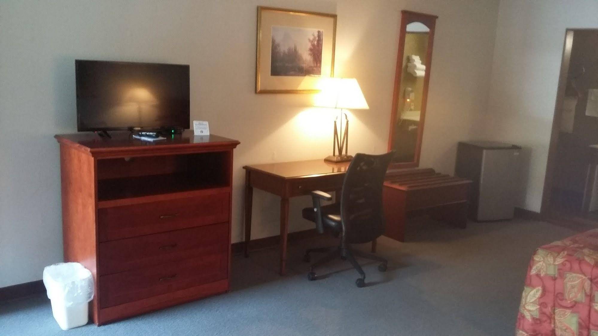Paris Inn & Suites