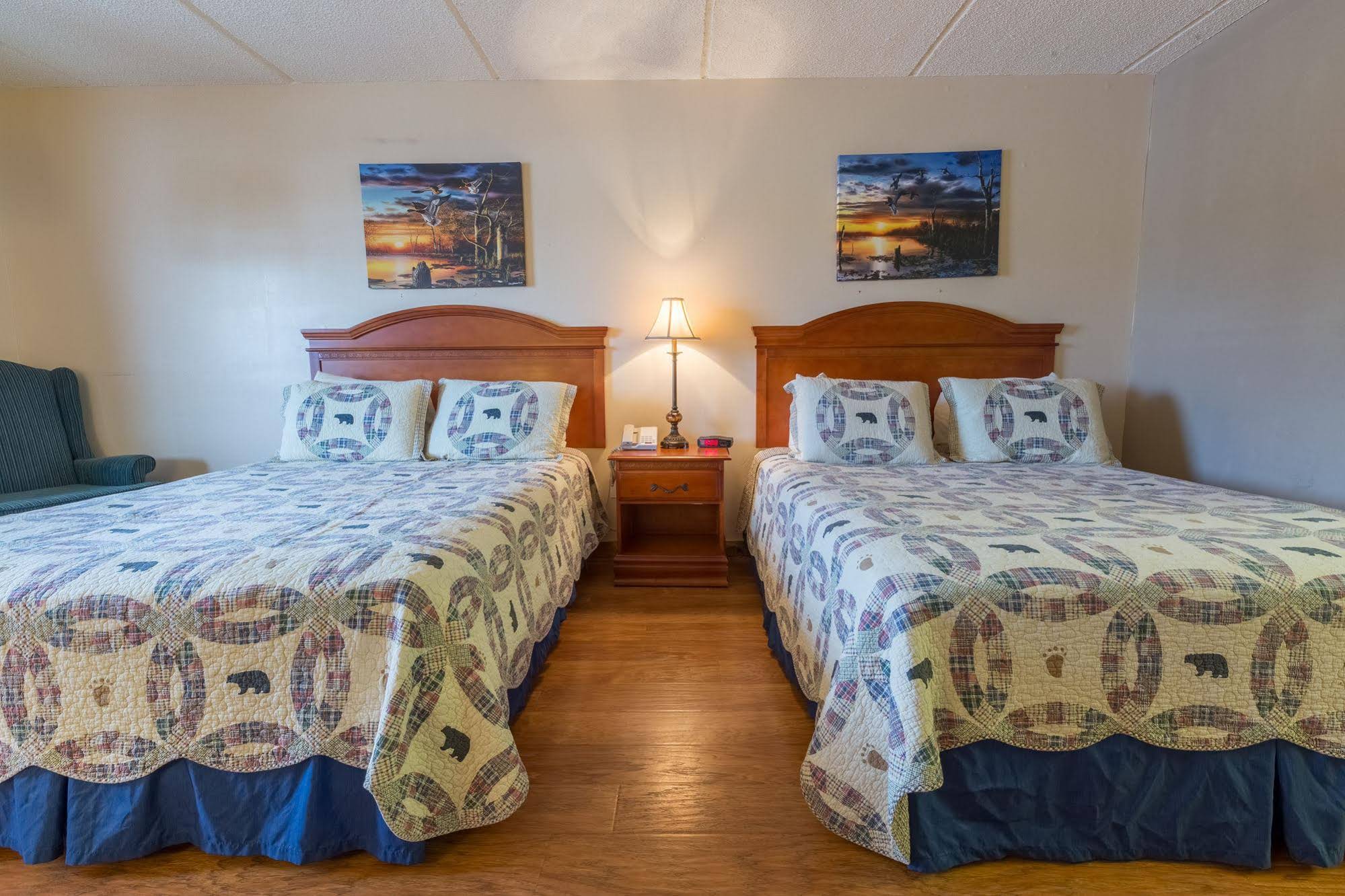 Mountain Breeze Motel