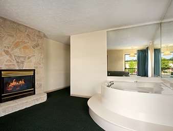 Days Inn By Wyndham Pigeon Forge South