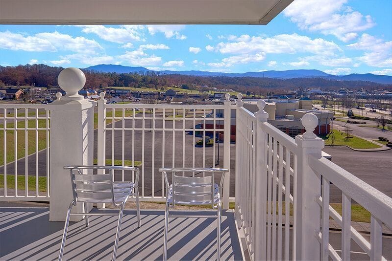 Holiday Inn Express & Suites Pigeon Forge - Sevierville