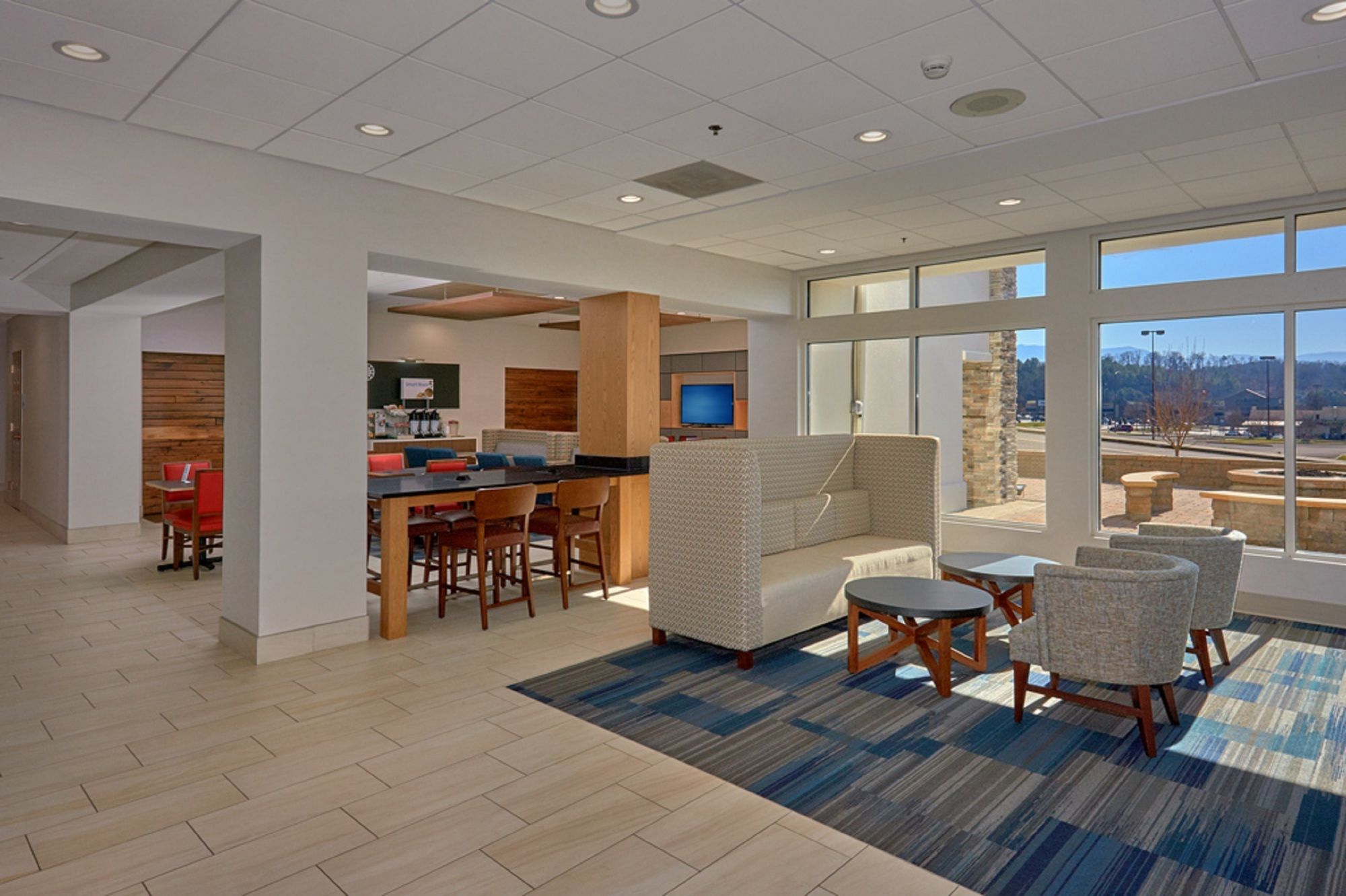 Holiday Inn Express & Suites Pigeon Forge - Sevierville