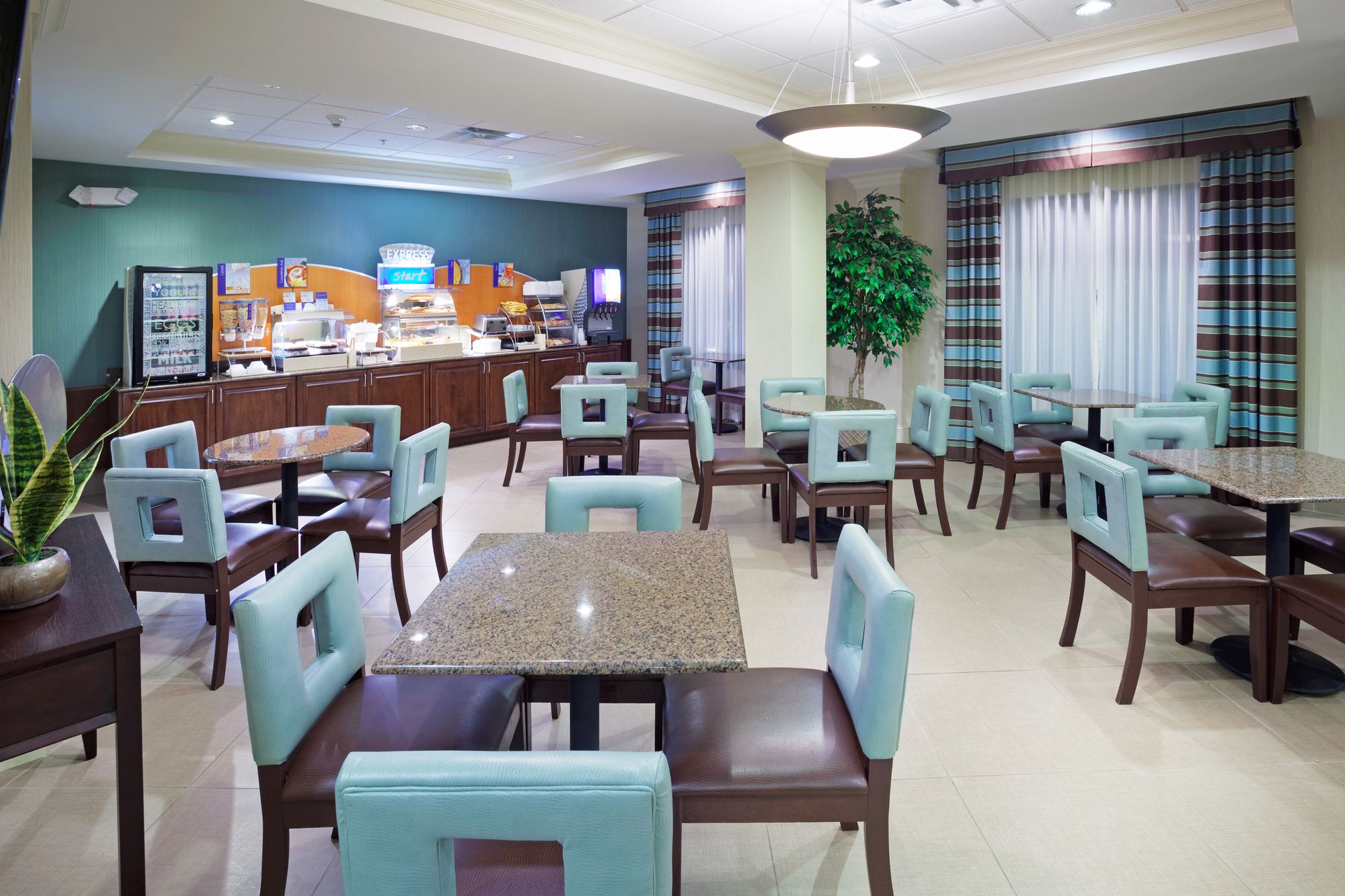 Holiday Inn Express Hotel & Suites Smyrna