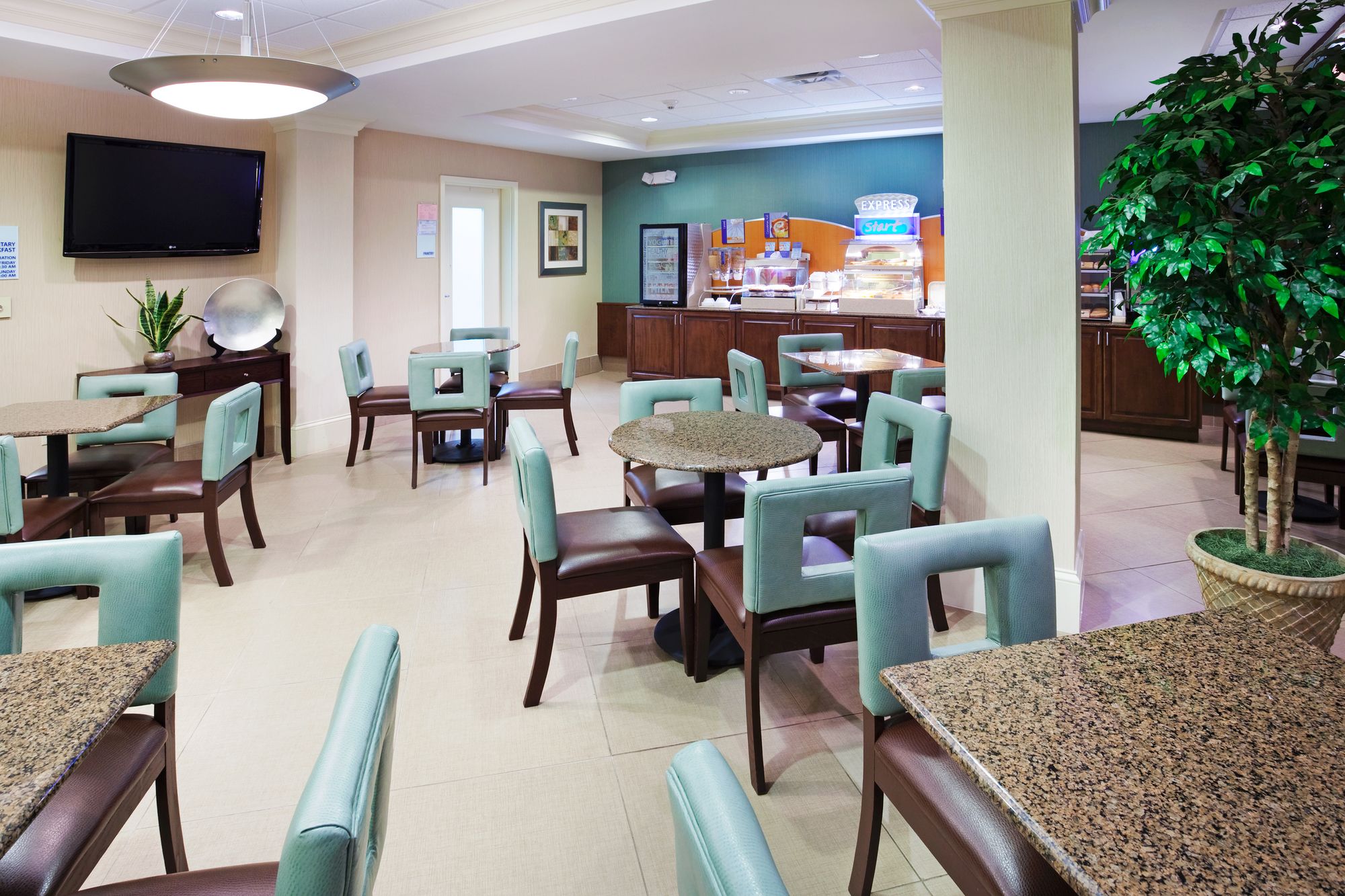 Holiday Inn Express Hotel & Suites Smyrna