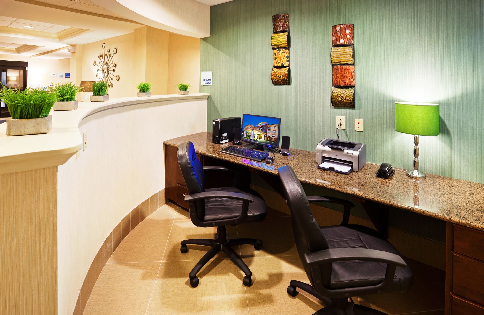 Holiday Inn Express Hotel & Suites Smyrna