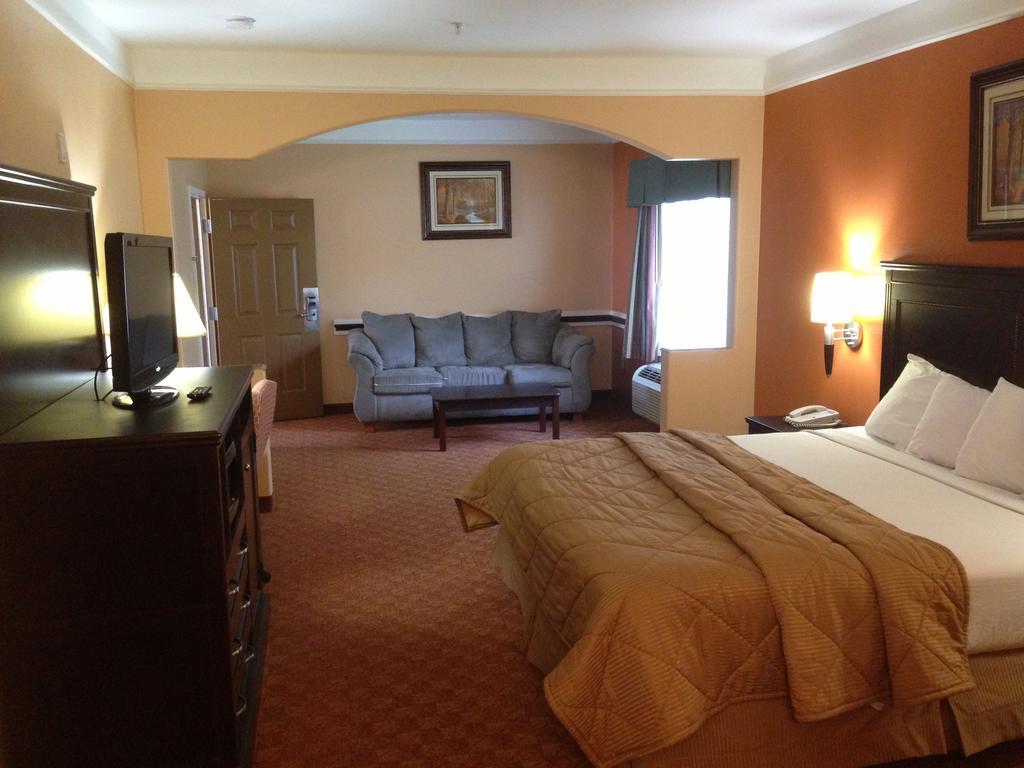 Scottish Inn & Suites