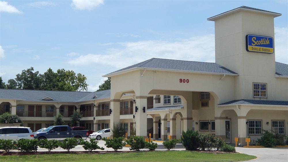 Scottish Inn & Suites