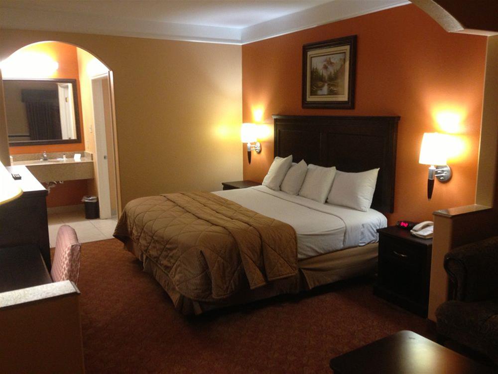Scottish Inn & Suites