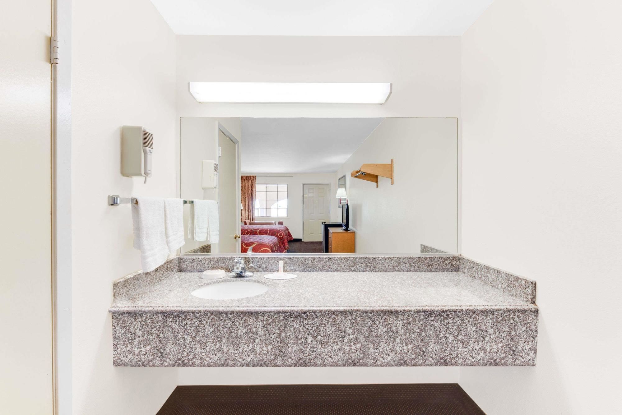 Shale Inn Andrews by OYO