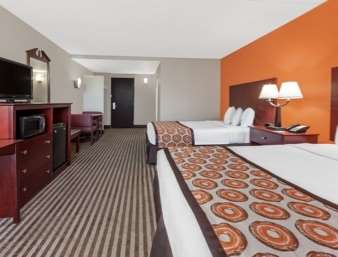 Howard Johnson by Wyndham Arlington Ballpark / Six Flags