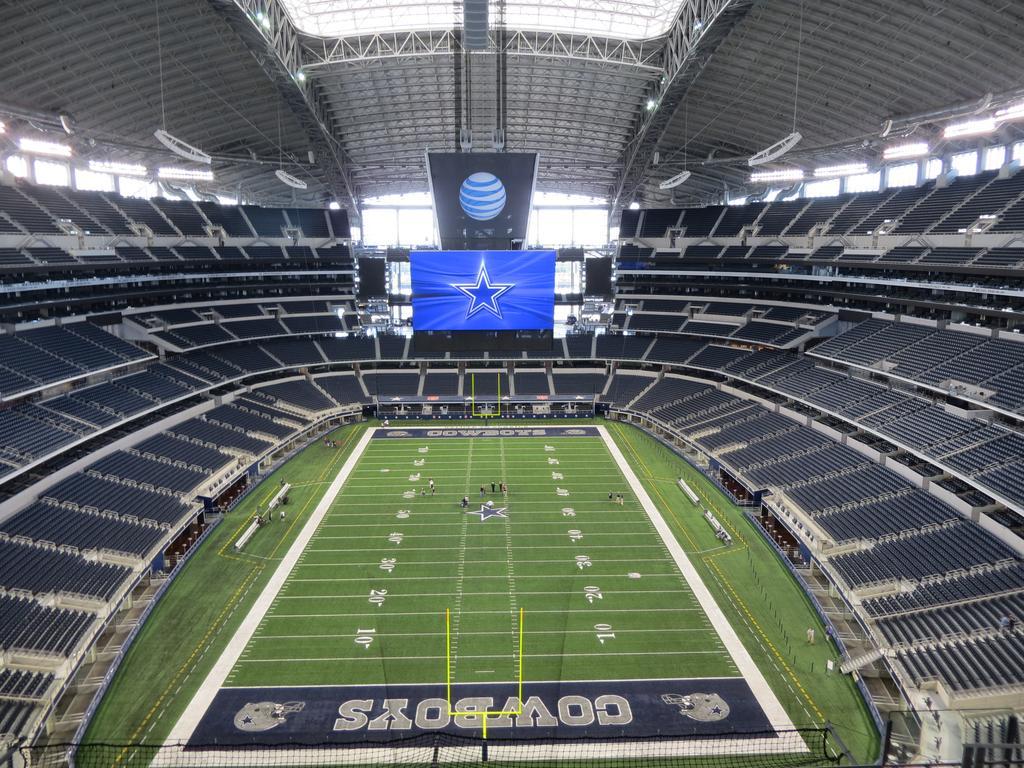 Super 8 by Wyndham Arlington Near AT&T Stadium