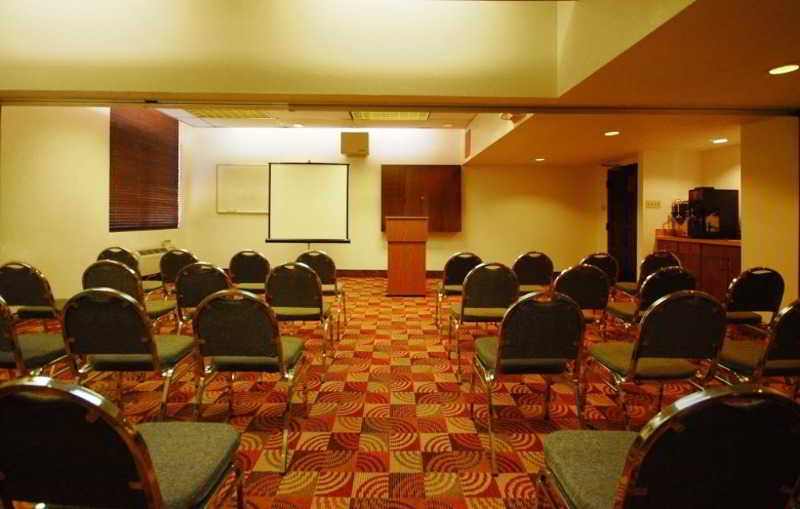 Quality Inn & Suites Downtown North