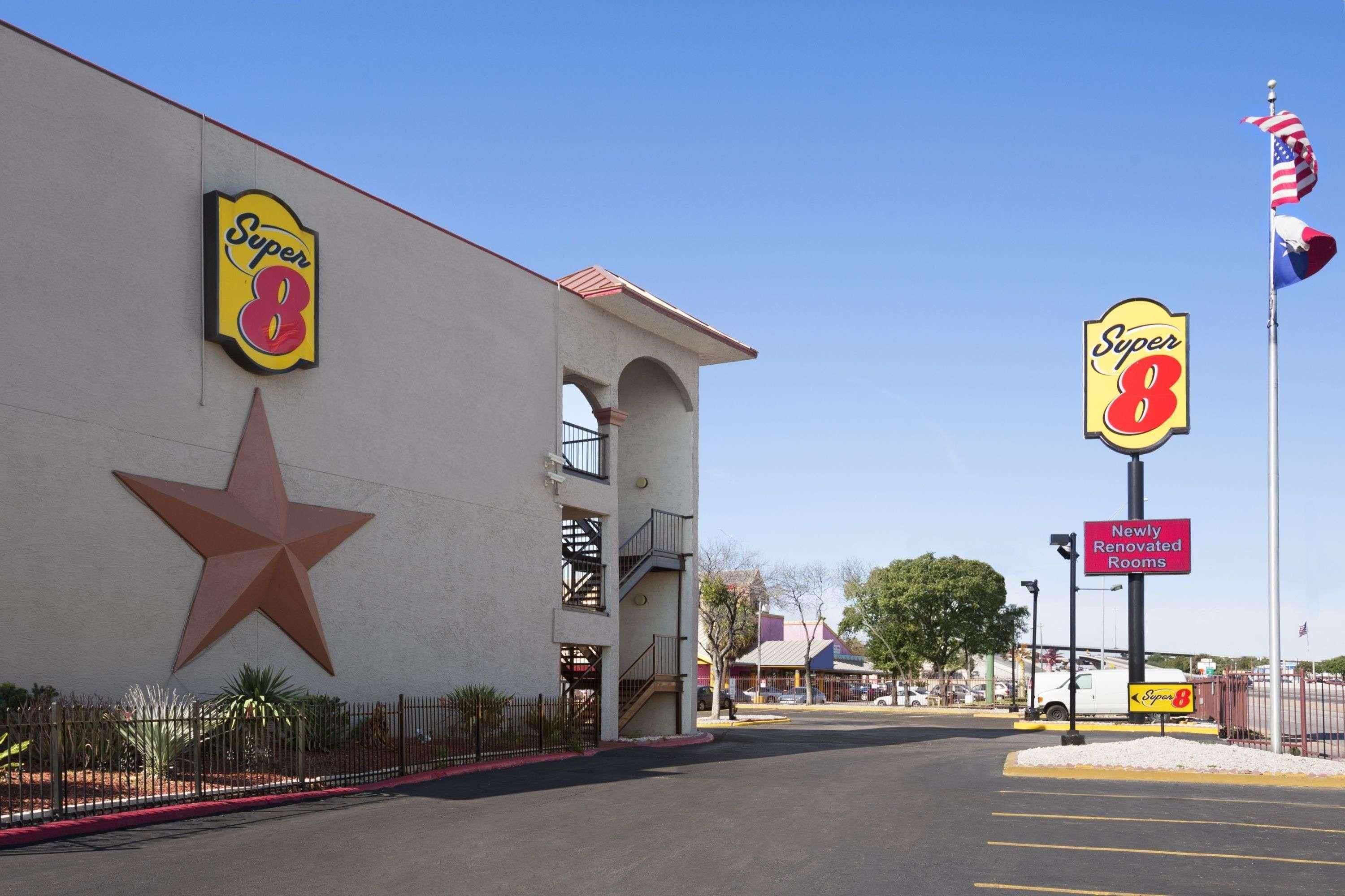 Super 8 by Wyndham Austin University/Downtown Area