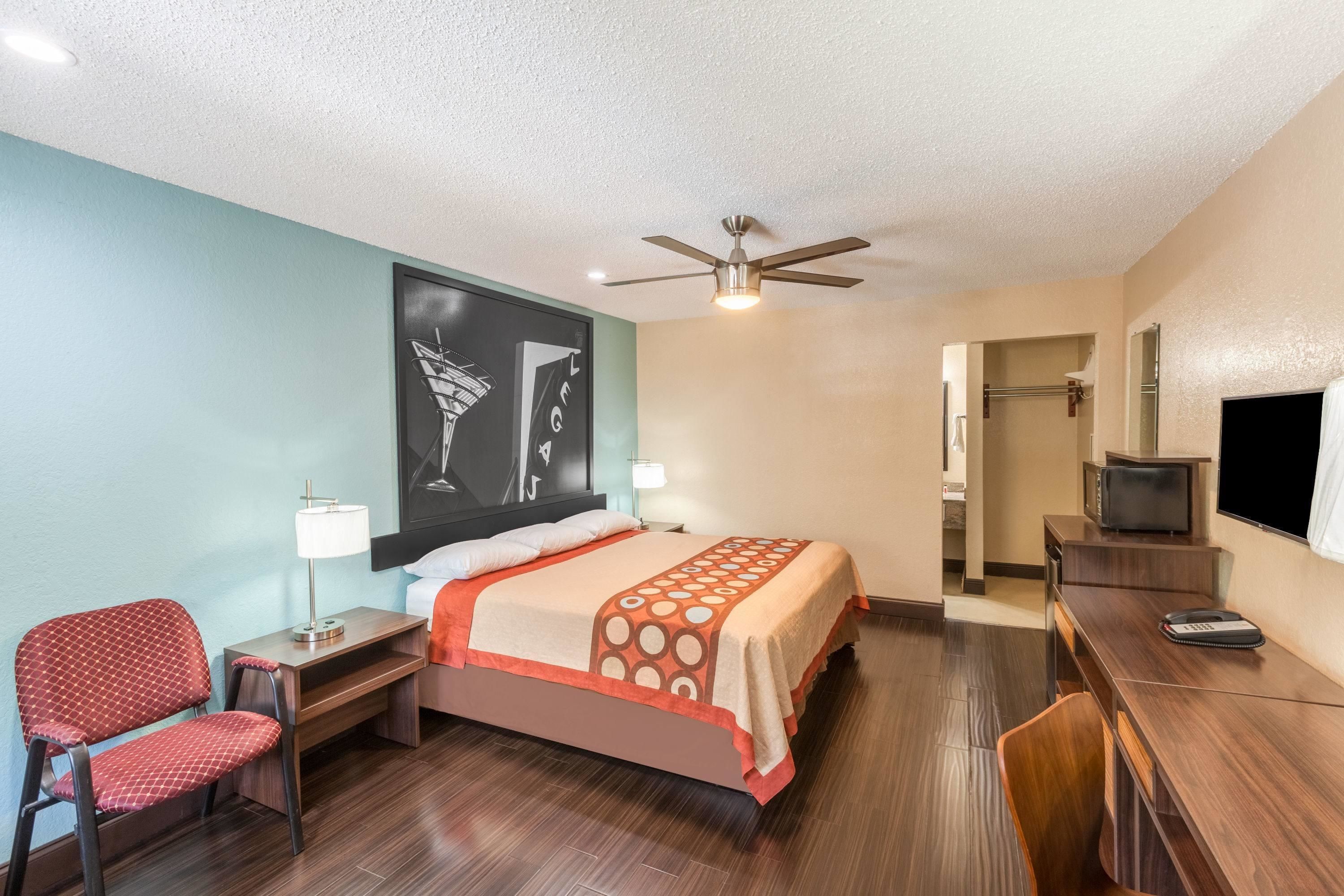 Super 8 by Wyndham Austin University/Downtown Area