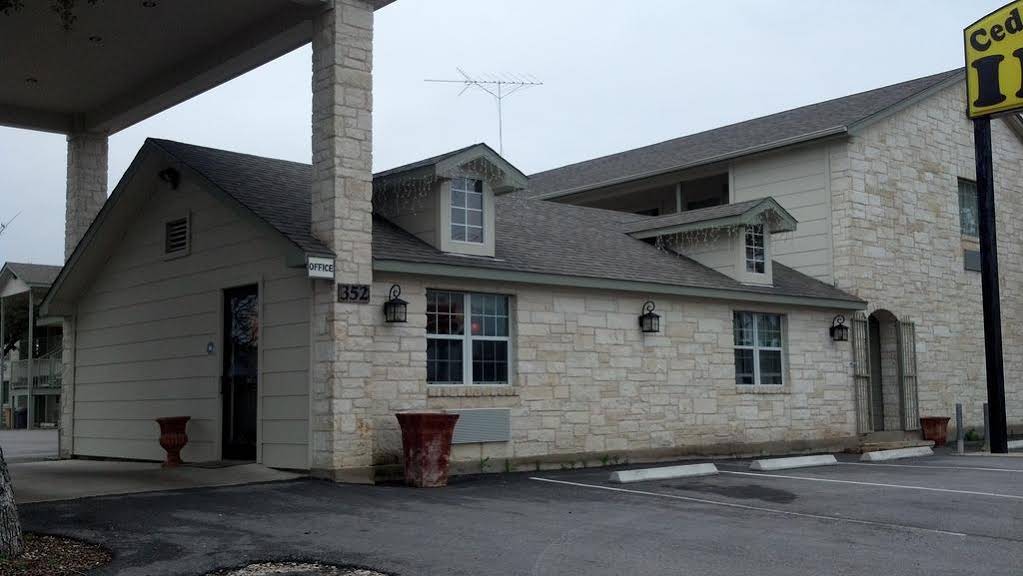 Cedar Creek Inn