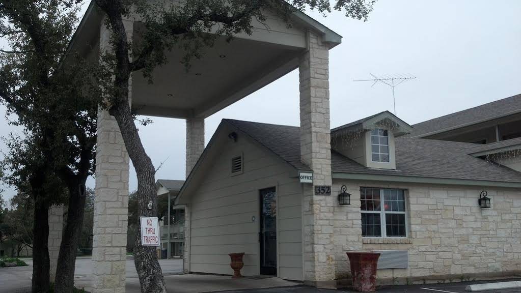 Cedar Creek Inn